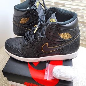 Rare Jordan 1 Retro High OG Los Angeles 2018 w high-end soul protectors.